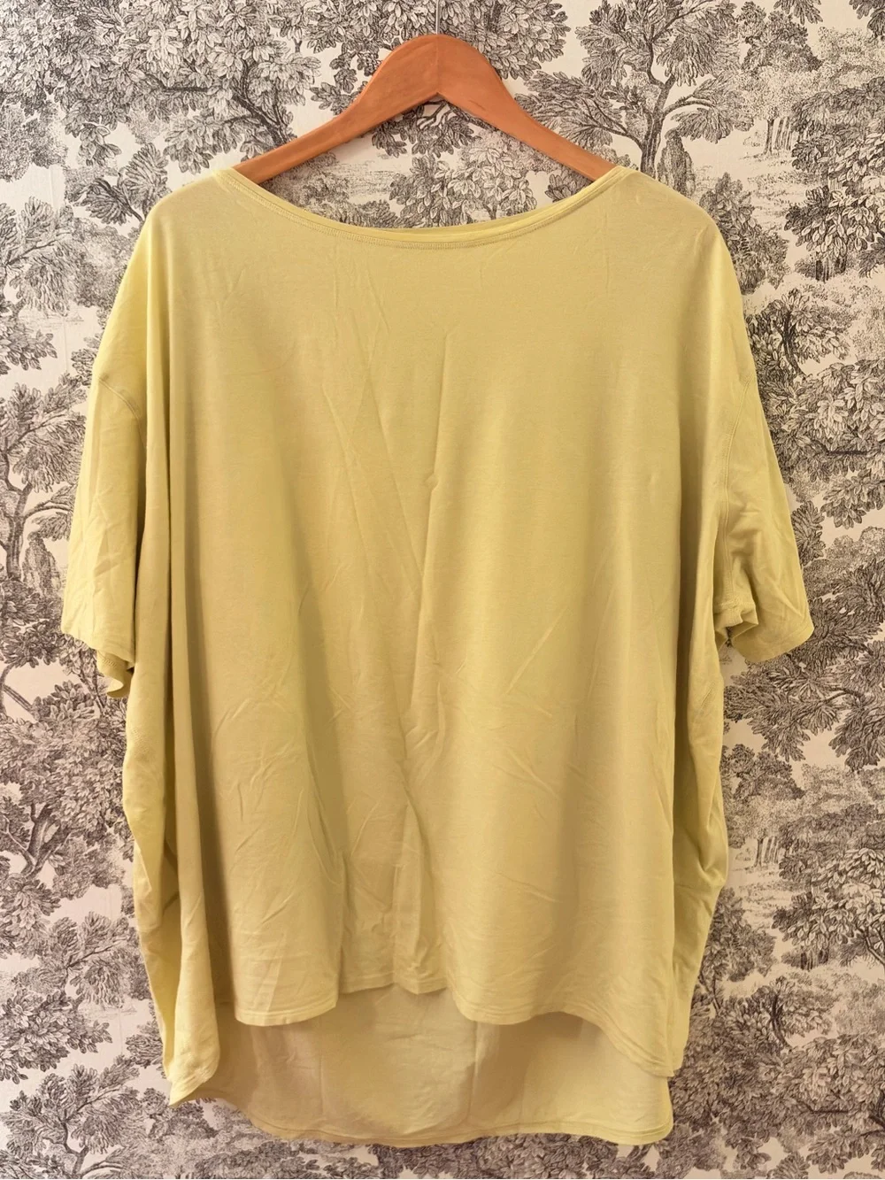 Lululemon Back in Action T Shirt Tee Top Green Yellow Yoga Oversized - Picture 2 of 5